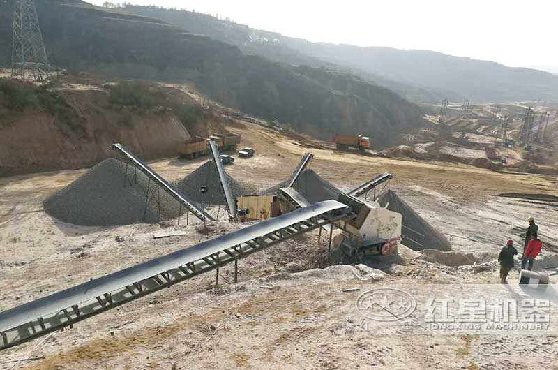 小型破石機加工現(xiàn)場 小型破石機加工現(xiàn)場