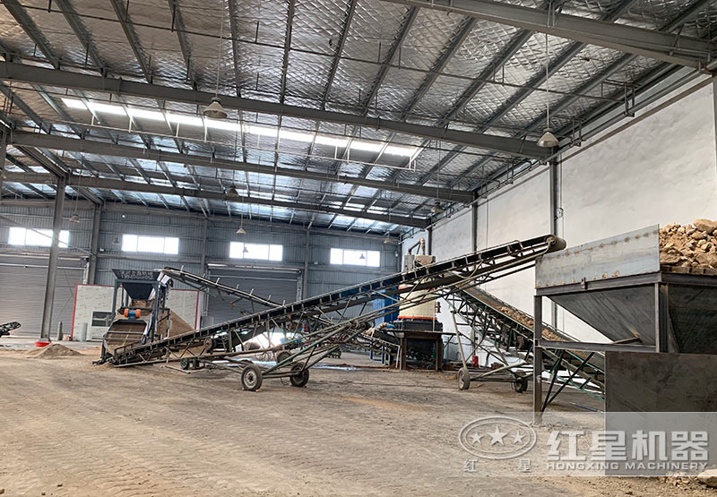 紅星立式復合破碎機現(xiàn)場實拍 紅星立式復合破碎機現(xiàn)場實拍