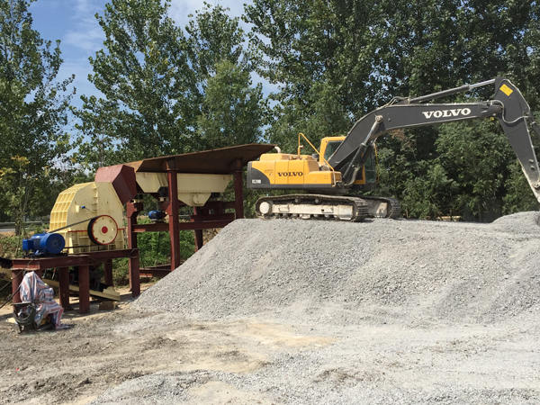 現(xiàn)場(chǎng)作業(yè)中