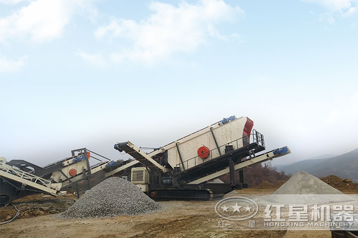 車載流動(dòng)石子、粉碎機(jī)生產(chǎn)現(xiàn)場