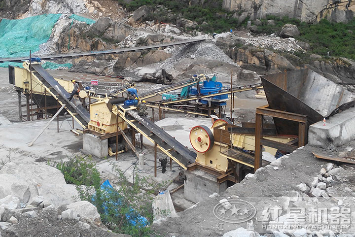 石灰?guī)r制砂生產線現場