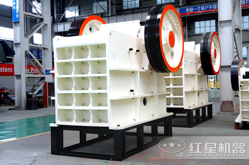 HD德版鄂破采用鍛造主軸，承載破碎力更大