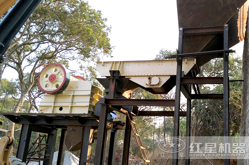 69破碎機生產(chǎn)現(xiàn)場，占地小